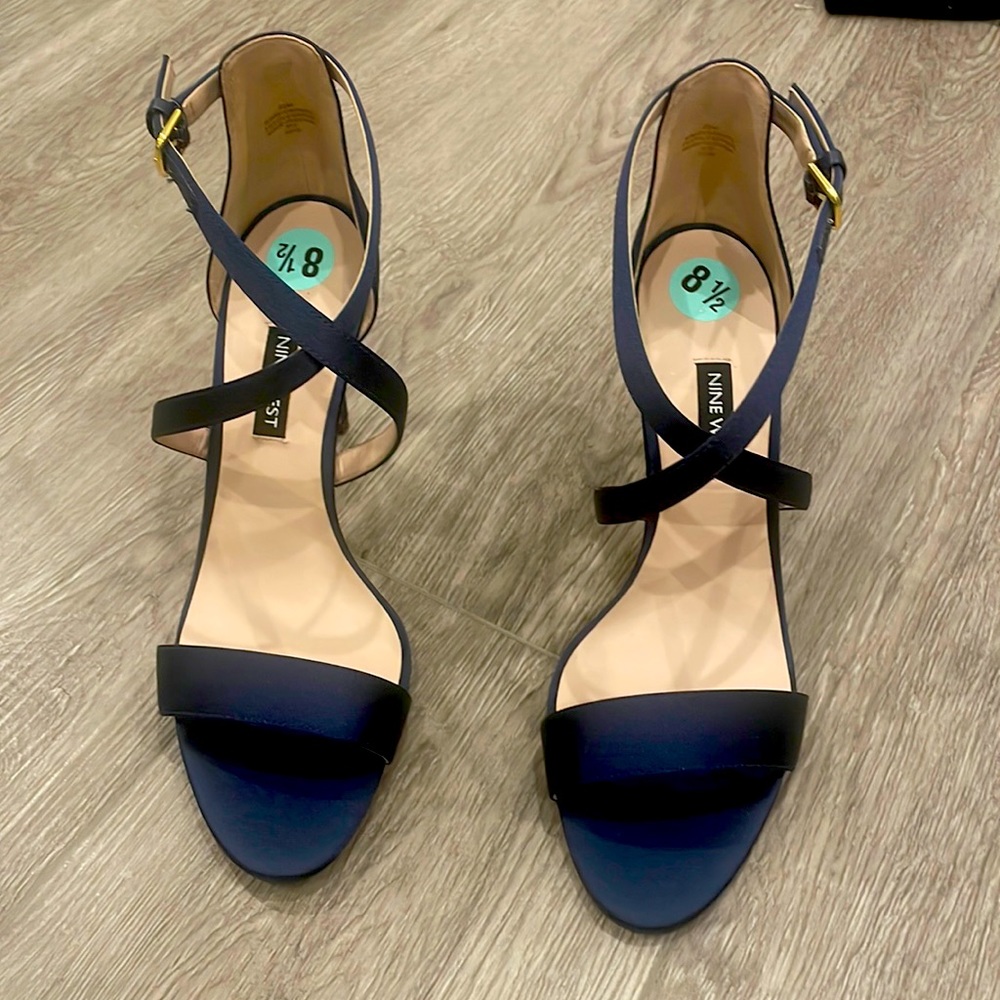 Nine West navy satin criss cross heels Size 8.5